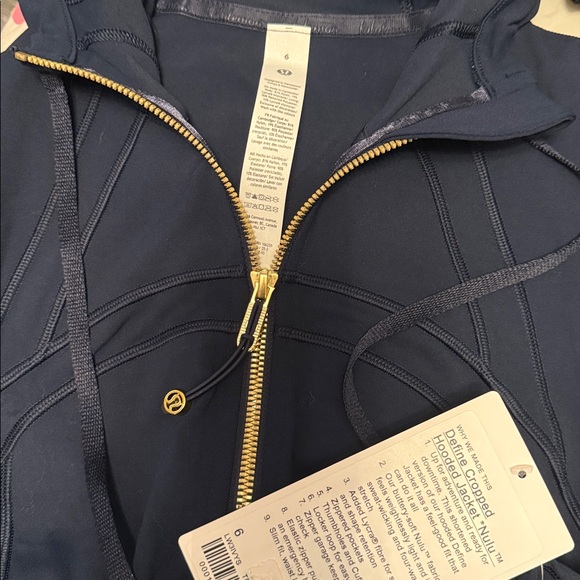 lululemon Define Cropped Hooded Jacket *Nulu Navy/Gold Size 6 NWT - Picture 7 of 7